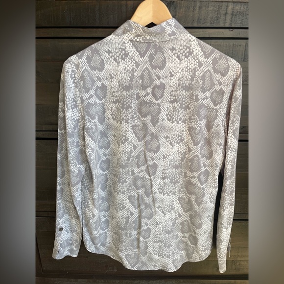 Equipment Brett Python Blouse - Picture 6 of 9